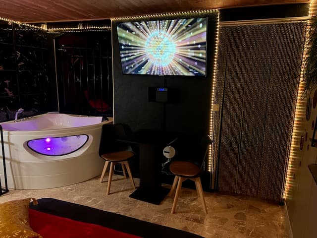 Chambre 50 NUANCES — Photo 2 — La Parenthèse